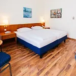 Hotel Excelsior - Central Station